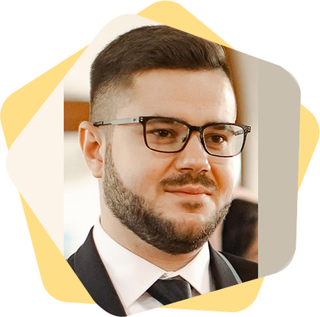 Антон Рошу педагог по музыке